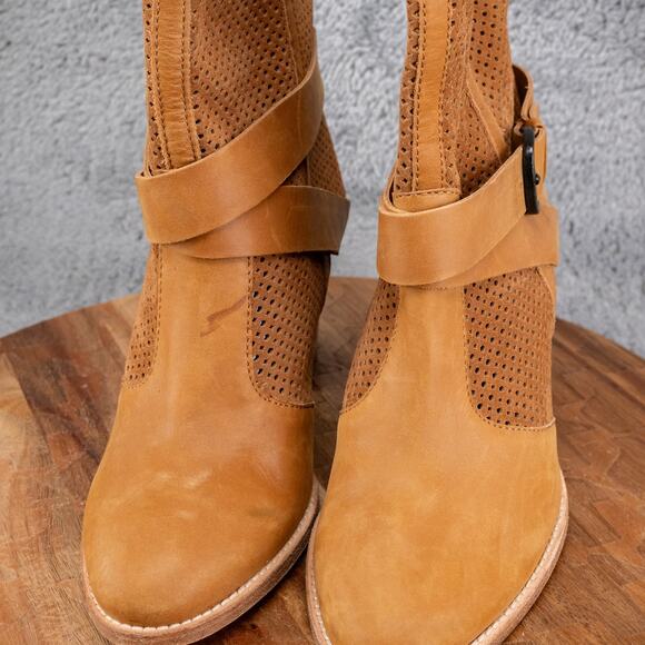 $495 Aquatalia by Marvin K Fawn Brown Leather Ankle Bootie Boot Suede 8.5 ITALY - Picture 3 of 7